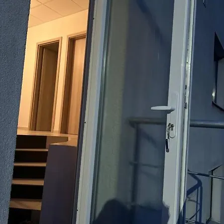 Sparrow Apartmens - Vrabcia Ulica 9, Apartmán Kosice